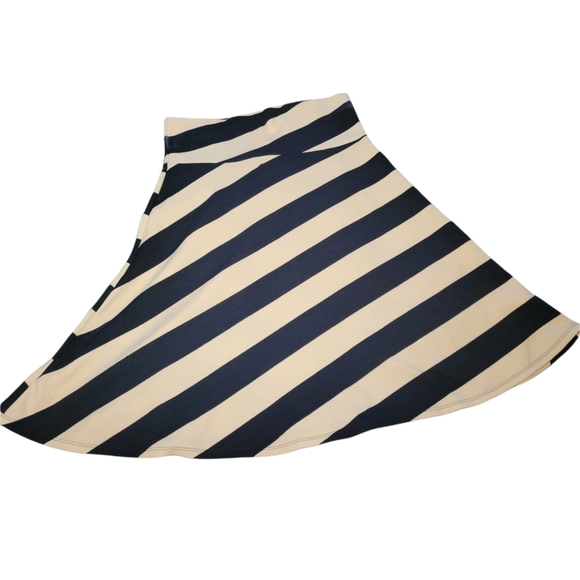 Lularoe Skirt / Black and Cream Strips / Size XL